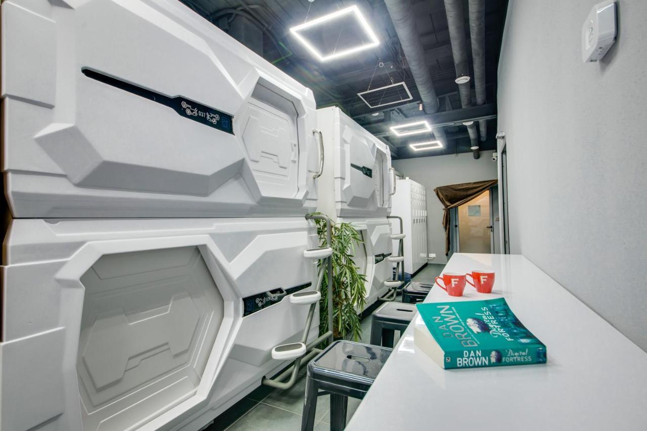MOONOTEL Maidan Kiev Bagian luar foto