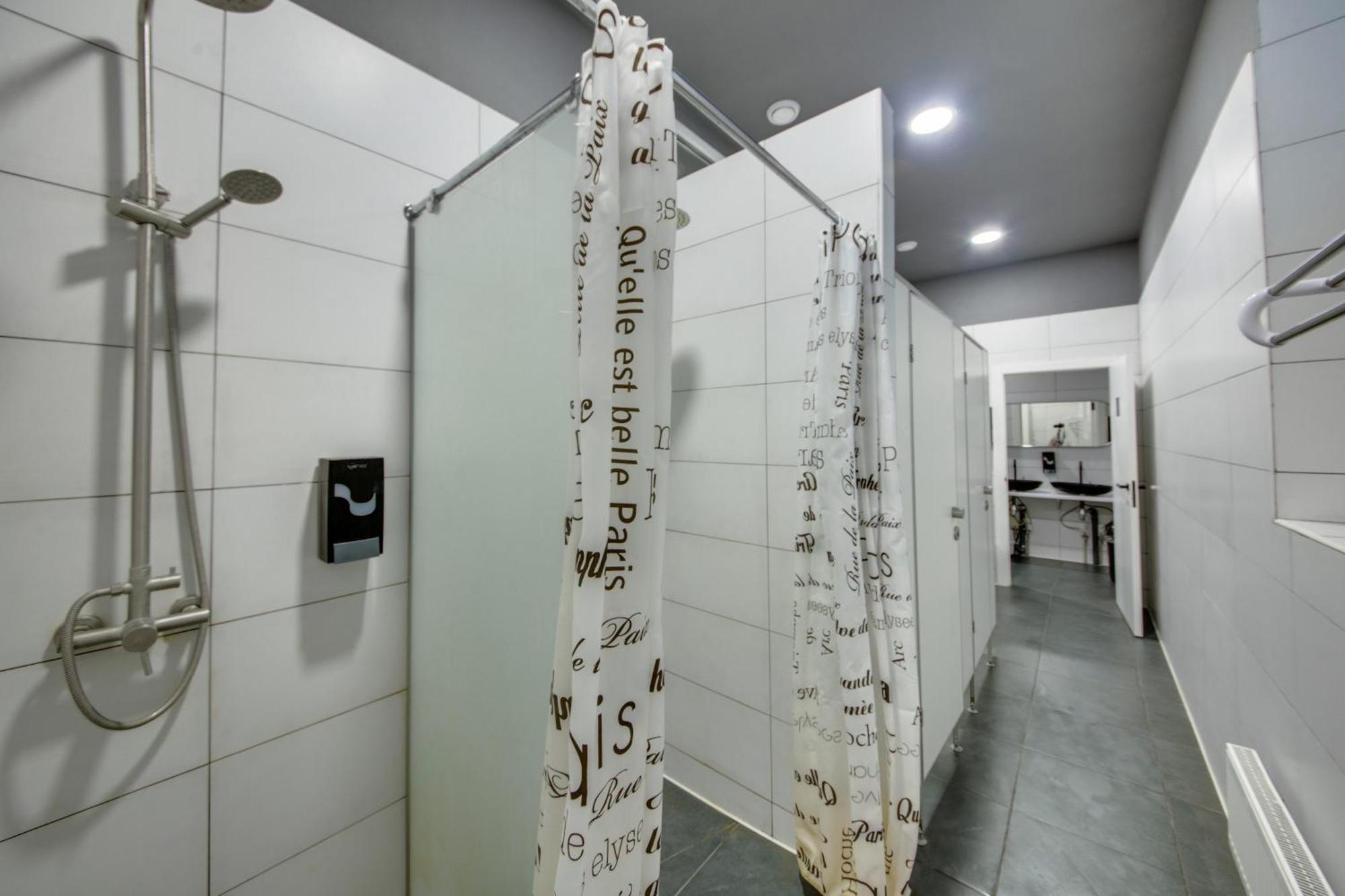 MOONOTEL Maidan Kiev Bagian luar foto